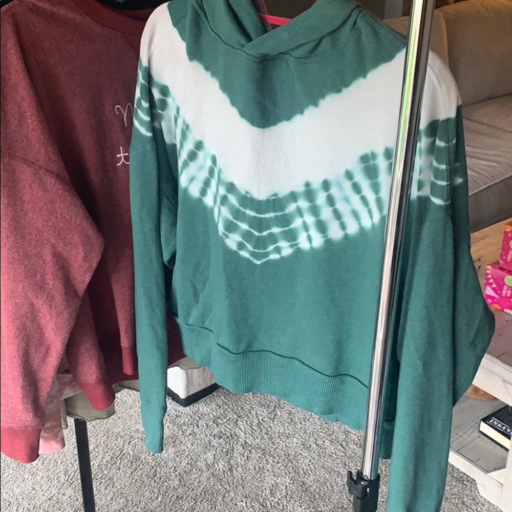 Tie dye cropped crewneck